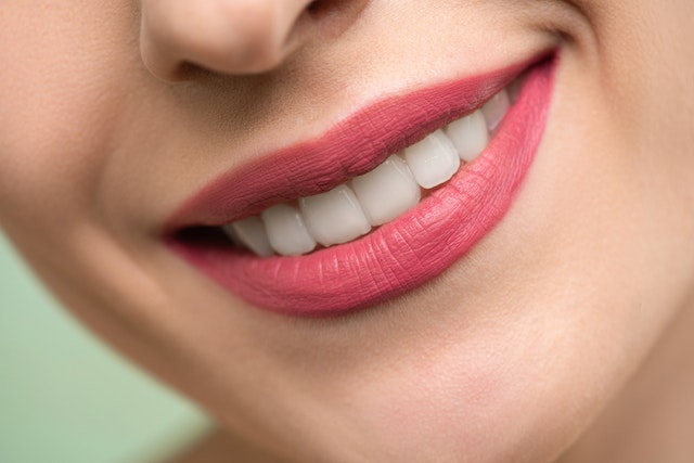 The Effectiveness of Home Remedies for Teeth Whitening